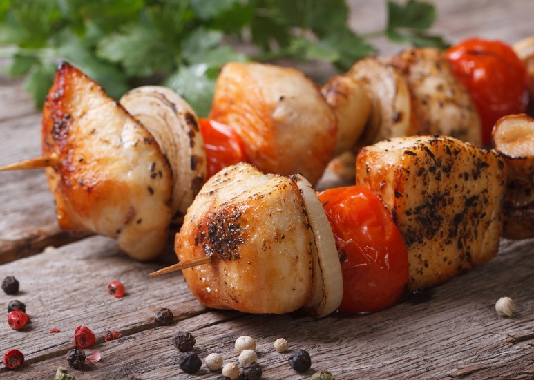 Chicken tomato kebabs