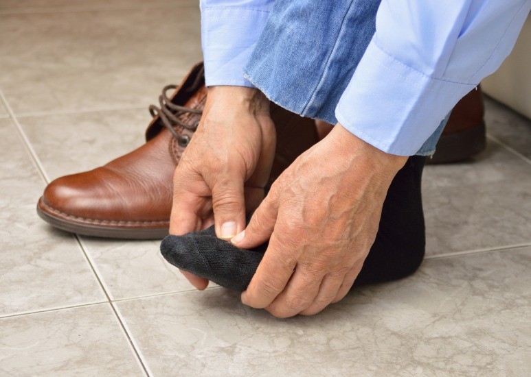 symptoms of diabetic foot ulcer 