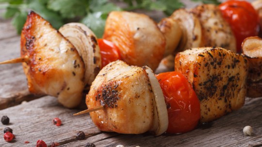 Chicken tomato kebabs