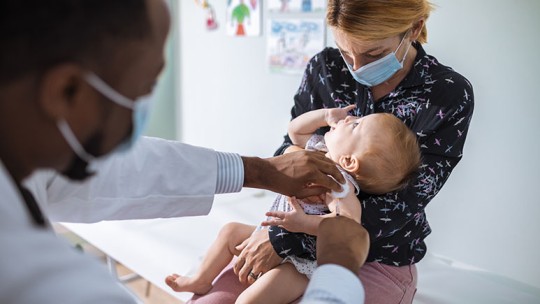 newborn getting vaccinated 