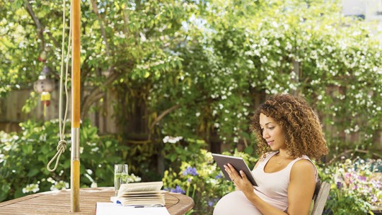 pregnant woman on virtual care session 
