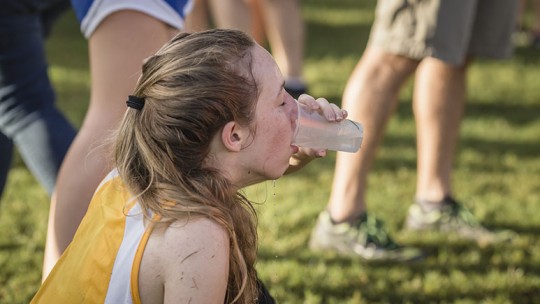 girl dehydrated during summer 