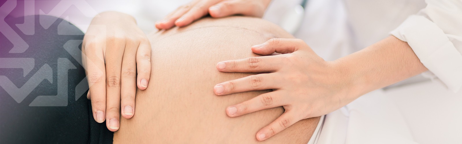 Doula assisting with pregnancy