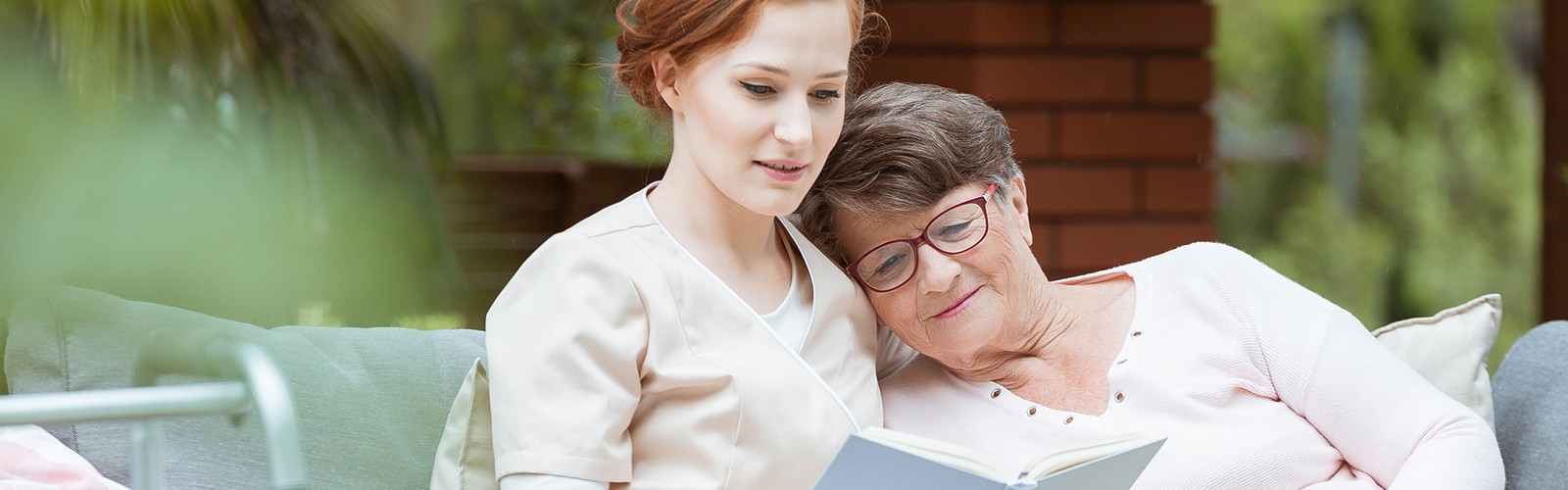 Hospice volunteer with patient
