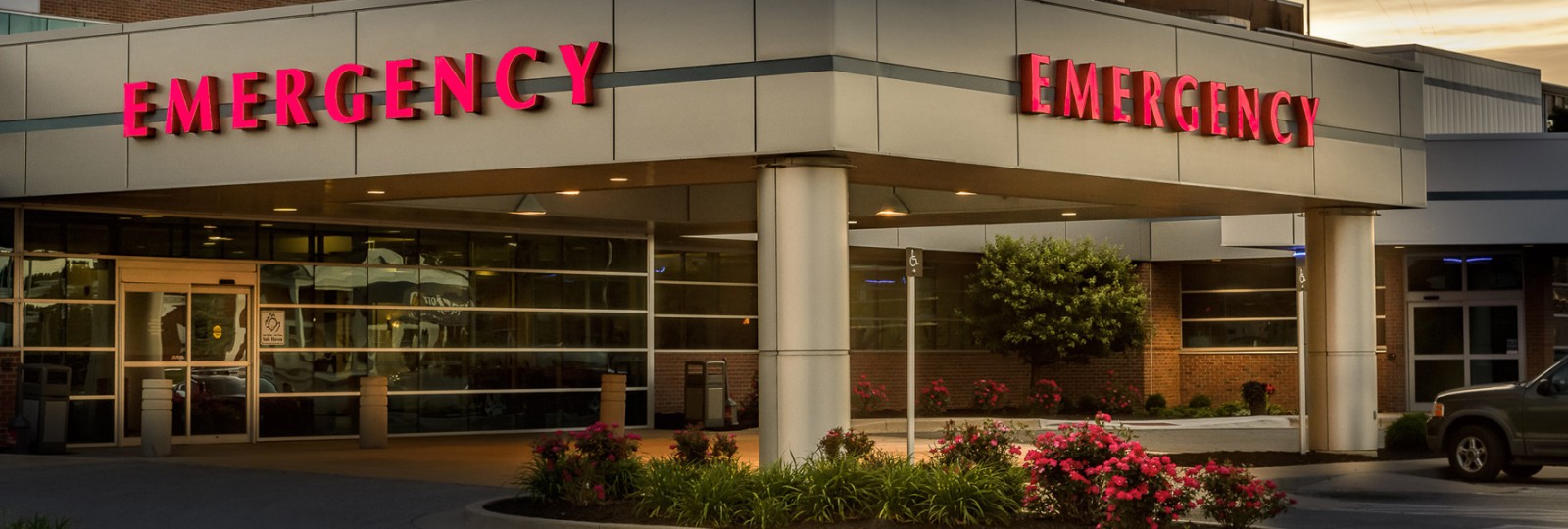 Emergency room entrance at Community Howard Regional Health